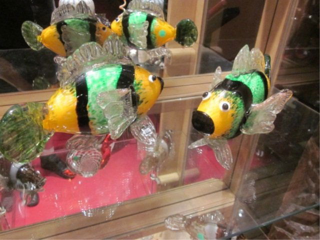 PAIR OF MURANO ART GLASS FISH, YELLOW, GREEN & BLAC: PAIR OF MURANO ART GLASS FISH, YELLOW, GREEN & BLACK, WITH MURANO LABEL, MADE IN ITALY, APPROX 5" HIGH X 7" LONG