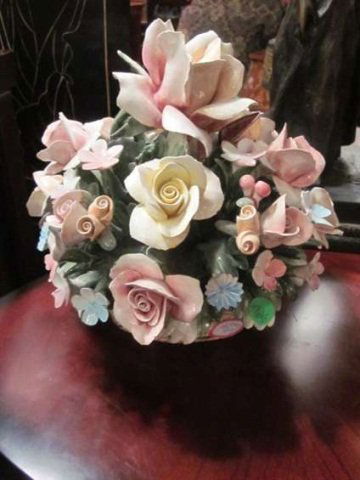LARGE CAPODIMONTE PORCELAIN BASKET OF FLOWERS, WIT: LARGE CAPODIMONTE PORCELAIN BASKET OF FLOWERS, WITH CAPODIMONTE MARK AND CERTIFICATE, MADE IN ITALY, APPROX 9 1/4" HIGH