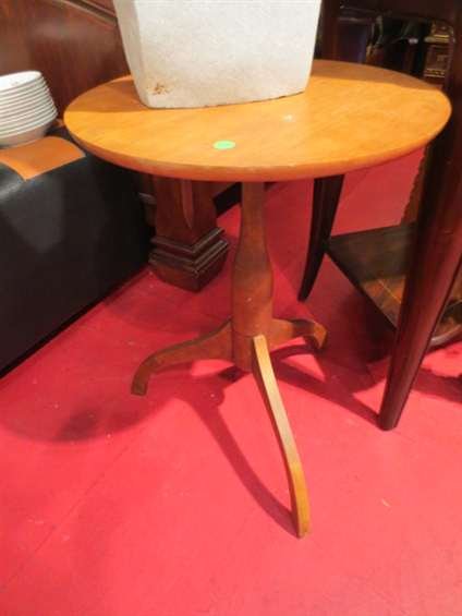 LIGHT WOOD 3 LEGGED PEDESTAL TABLE, APPROX 20" ROU: LIGHT WOOD 3 LEGGED PEDESTAL TABLE, APPROX 20" ROUND