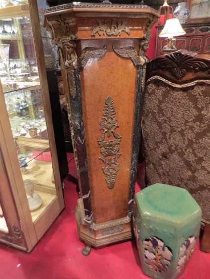 LARGE ORNATE FRENCH EMPIRE STYLE PEDESTAL, MARBLE : LARGE ORNATE FRENCH EMPIRE STYLE PEDESTAL, MARBLE TOP, BIRCH FINISH, ORMOLU AND CLAW FEET, ONE SIDE MISSING MARBLE PANEL, APPROX 5'H