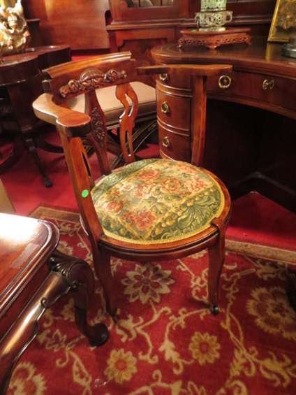 ANTIQUE MAHOGANY CHAIR, CARVED CURVED BACK WITH NOR: ANTIQUE MAHOGANY CHAIR, CARVED CURVED BACK WITH NORTH WIND FACE, EXCELLENT CONDITION