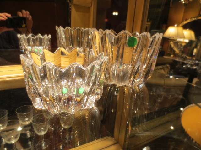 TWO ORREFORS CRYSTAL BOWLS, APPROX 4.5" HIGH X 6.2: TWO ORREFORS CRYSTAL BOWLS, APPROX 4.5" HIGH X 6.25" DIAMETER & 3" HIGH X 4.5" DIAMETER