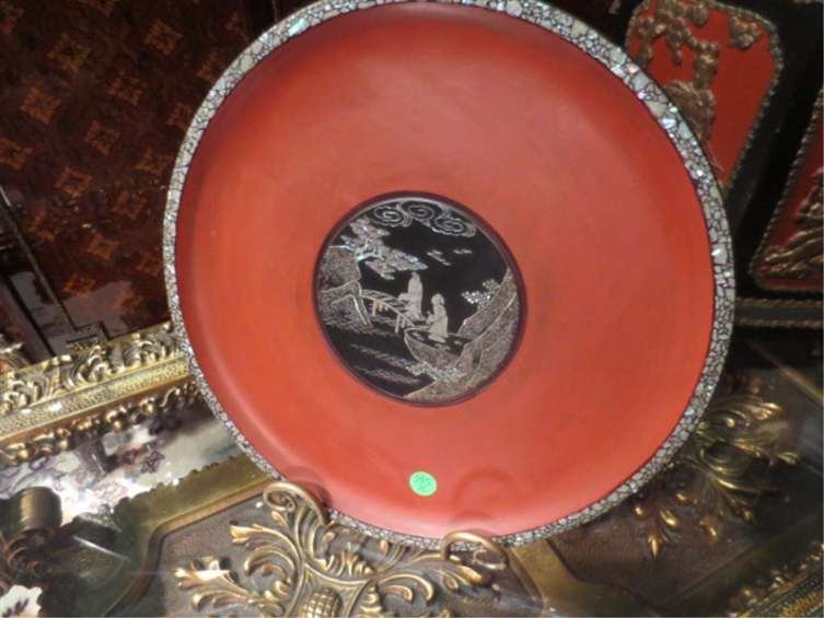 LAQUERWARE PLATTER WITH MOTHER OF PEARL/ABALONE IN: LAQUERWARE PLATTER WITH MOTHER OF PEARL/ABALONE INLAY, APPROX 14" DIAMETER (STAND NOT INCLUDED)