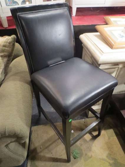 NEW NEVER USED DCOTA DESIGNER LEATHER BARSTOOL, SQU: NEW NEVER USED DCOTA DESIGNER LEATHER BARSTOOL, SQUARE BACK, CHOCOLATE BROWN LEATHER, ESPRESSO FINISH WOOD FRAME, EXCELLENT CONDITION