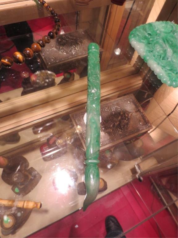 CARVED GREEN JADE CALLIGRAPHY PEN: CARVED GREEN JADE CALLIGRAPHY PEN