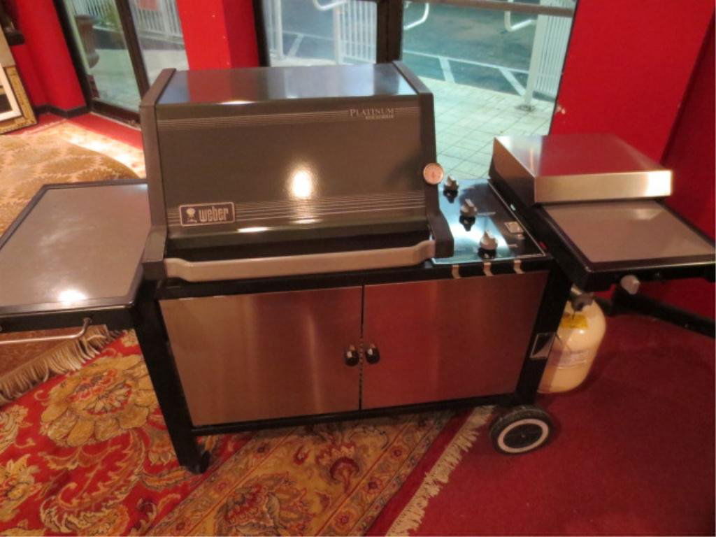 19 WEBER GAS GRILL, PLATINUM SERIES II, EXCELLENT COND Jan 01, 2013