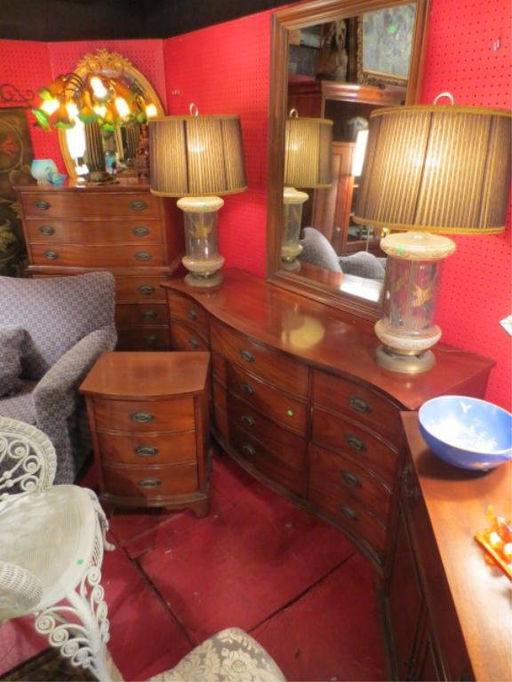 112 Vintage Mahogany Bedroom Set By Dixie Furniture I