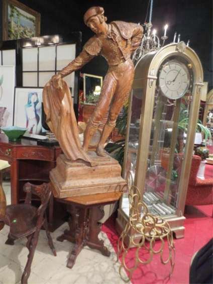 HUGE ANTIQUE SPANISH CARVED WOODEN MATADOR SCULPTU: HUGE ANTIQUE SPANISH CARVED WOODEN MATADOR SCULPTURE, VERY GOOD OVERALL CONDITION COMMENSURATE WITH AGE - TIPS OF TWO FINGERS ARE CHIPPED BUT DOES NOT NOTICEABLY DETRACT FROM OVERALL APPEARANCE, APPRO