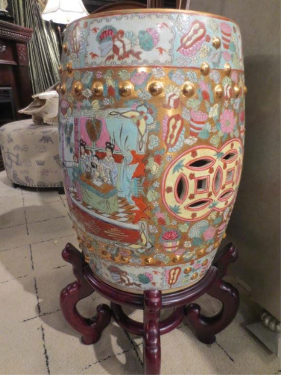 Exceptional Porcelain Garden Stools Chinese #2: 137 CHINESE PORCELAIN GARDEN STOOL HAND PAINTED FIGURA Lot 0137 Exceptional Porcelain Garden Stools Chinese #2: 137 CHINESE PORCELAIN GARDEN STOOL HAND PAINTED FIGURA Lot 0137