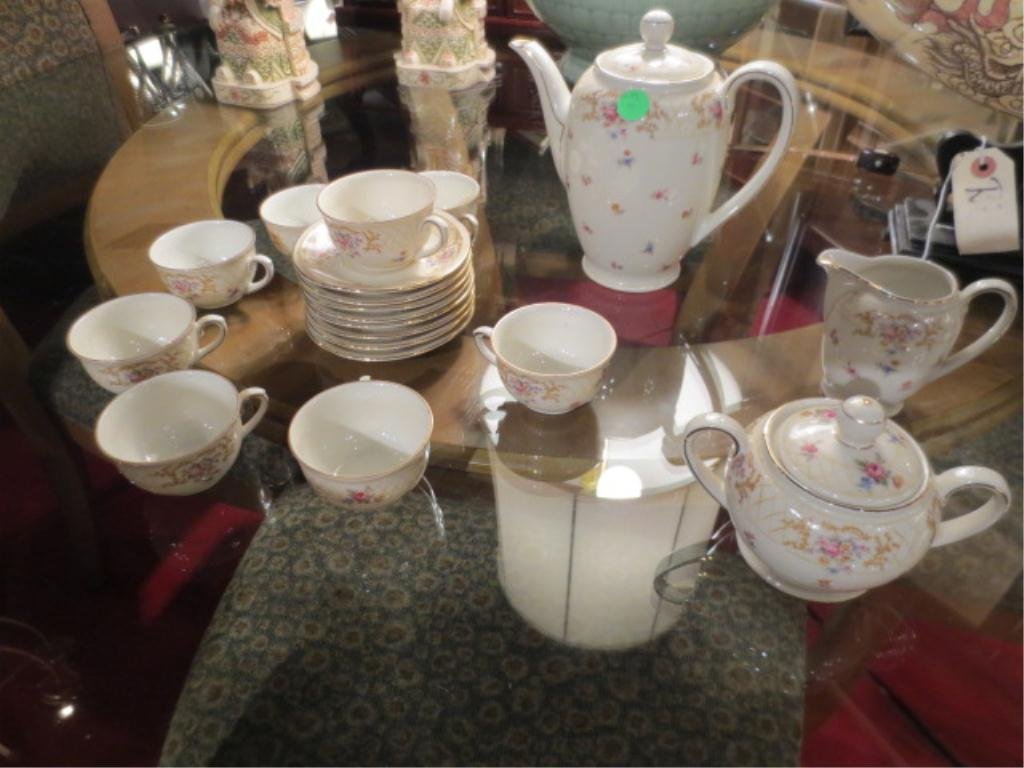 19 PC BAVARIAN CHINA DEMITASSE COFFEE SERVICE, INCLUDES: 19 PC BAVARIAN CHINA DEMITASSE COFFEE SERVICE, INCLUDES COFFEEPOT (APPROX 7.5"H), CREAMER, SUGAR, 8 CUPS & 8 SAUCERS