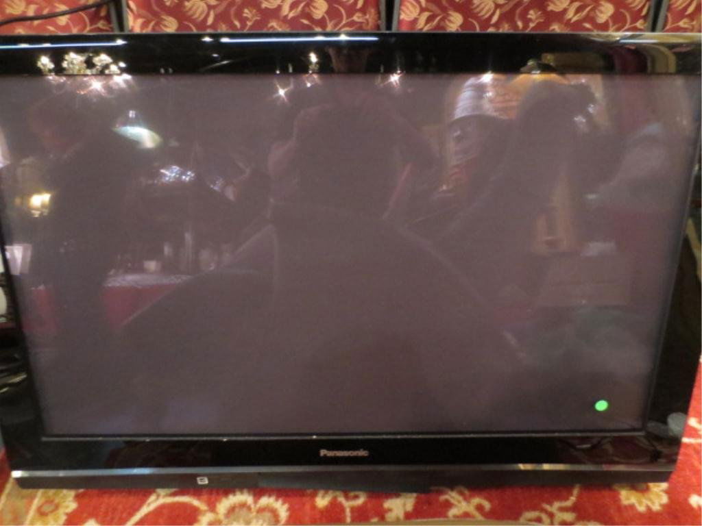 46" PANASONIC FLAT SCREEN PLASMA TV, MOUNTS ON WALL: 46" PANASONIC FLAT SCREEN PLASMA TV, MOUNTS ON WALL