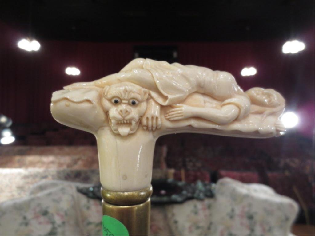EROTIC CARVED BONE CANE/WALKING STICK, WOMAN ON TIGER S: EROTIC CARVED BONE CANE/WALKING STICK, WOMAN ON TIGER SKIN RUG, APPROX 4.5"L