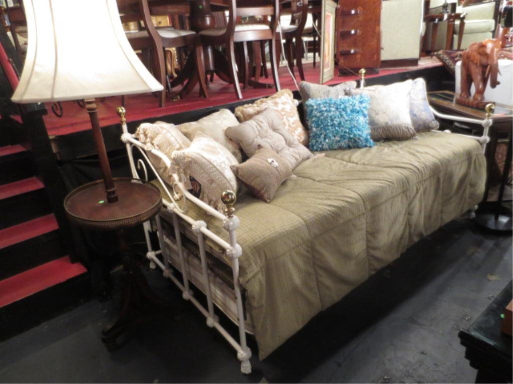 WHITE METAL TRUNDLE BED, BRASS ACCENTS, INCLUDES 2 TWIN: WHITE METAL TRUNDLE BED, BRASS ACCENTS, INCLUDES 2 TWIN MATTRESSES (ACCENT PILLOWS AND COMFORTER NOT INCLUDED)