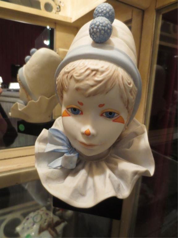 VINTAGE CYBIS PORCELAIN CLOWN, CIRCA 1970'S, APPROX 9"H: VINTAGE CYBIS PORCELAIN CLOWN, CIRCA 1970'S, APPROX 9"H