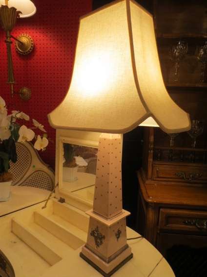 OBELISK STYLE PORCELAIN LAMP, PINK WITH GOLD DESIGNS, A: OBELISK STYLE PORCELAIN LAMP, PINK WITH GOLD DESIGNS, APPROX 25"H