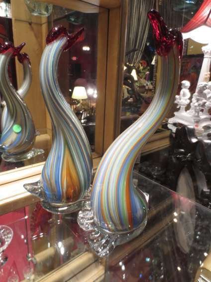 TWO MURANO STYLE ART GLASS STRIPED BIRD SCULPTURES, BLU: TWO MURANO STYLE ART GLASS STRIPED BIRD SCULPTURES, BLUE & ORANGE WITH RED HEADS, APPROX 12"H, WITH MURANO MADE IN ITALY STICKER