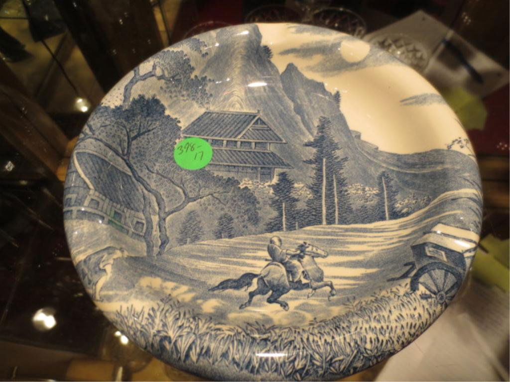 GIEN FRANCE HAND PRINTED BLUE & WHITE ASHTRAY, APPROX 6: GIEN FRANCE HAND PRINTED BLUE & WHITE ASHTRAY, APPROX 6.75" DIAMETER