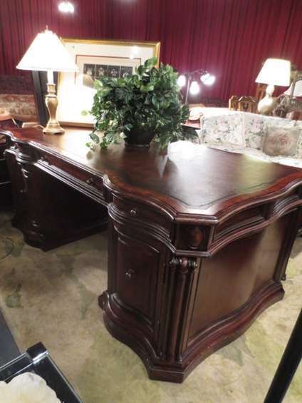 HOOKER FURNITURE PARTNER DESK, SEVEN SEAS COLLECTION, E: HOOKER FURNITURE PARTNER DESK, SEVEN SEAS COLLECTION, EMBOSSED LEATHER TOP, SLIDE OUT KEYBOARD DRAWERS, FILE CABINETS, EXCELLENT CONDITION, APPROX 60"L