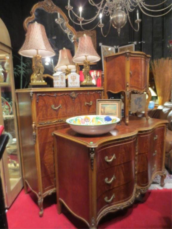 ANTIQUE MAHOGANY 4 PC BEDROOM SET, INCLUDES TALL CHEST,: ANTIQUE MAHOGANY 4 PC BEDROOM SET, INCLUDES TALL CHEST, DRESSER, NIGHTSTAND, AND MIRROR, VERY GOOD CONDITION