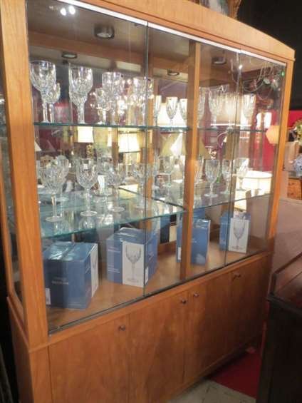 ETHAN ALLEN CONTEMPORARY BREAKFRONT, LIGHTED, MIRRORED : ETHAN ALLEN CONTEMPORARY BREAKFRONT, LIGHTED, MIRRORED BACK, GLASS SHELVES, LIGHT FINISH, APPROX 81"H X 62"W X 16"D