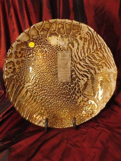 ITALIAN ART GLASS CENTERPIECE BOWL BY FRANCO, GOLD & CR: ITALIAN ART GLASS CENTERPIECE BOWL BY FRANCO, GOLD & CREAM ANIMAL PRINT DESIGN, APPROX 15.5" DIAMETER, WITH MADE IN ITALY LABEL