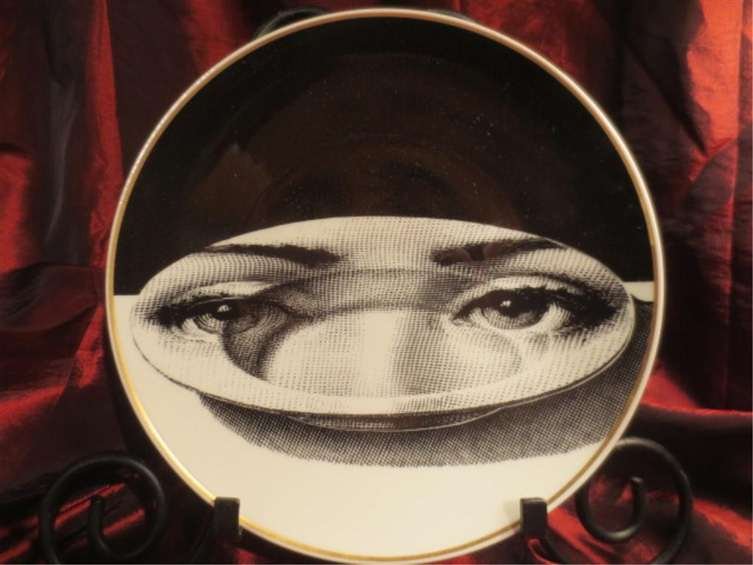 ROSENTHAL CHINA PIERO FORNASETTI "JULIA" COLLECTOR: ROSENTHAL CHINA PIERO FORNASETTI "JULIA" COLLECTOR PLATE - #6 OF 8 AVAILABLE - DEKOR: TEMI E VARIAZIONI MOTIV 12, APPROX 9.25" DIAMETER, EXCELLENT CONDITION