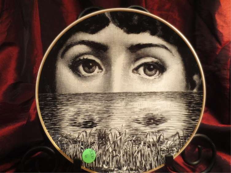 ROSENTHAL CHINA PIERO FORNASETTI "JULIA" COLLECTOR: ROSENTHAL CHINA PIERO FORNASETTI "JULIA" COLLECTOR PLATE - #8 OF 8 AVAILABLE - DEKOR: TEMI E VARIAZIONI MOTIV 9, APPROX 9.25" DIAMETER, EXCELLENT CONDITION