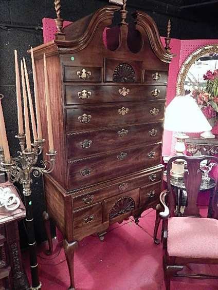 STATTON CHIPPENDALE STYLE MAHOGANY HIGHBOY CHEST, FULL: STATTON CHIPPENDALE STYLE MAHOGANY HIGHBOY CHEST, FULL BONNET TOP, BRASS PULLS, 80"H X 37"W