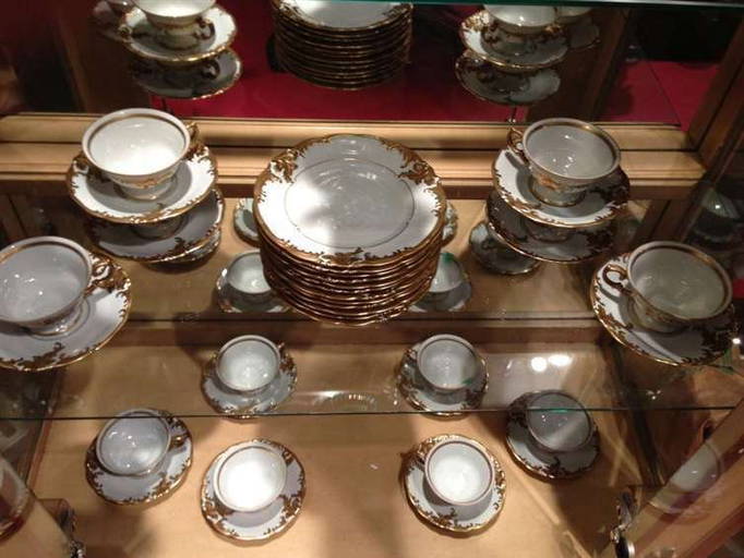 36 Pc Wawel Made In Poland Gold White China Dessert