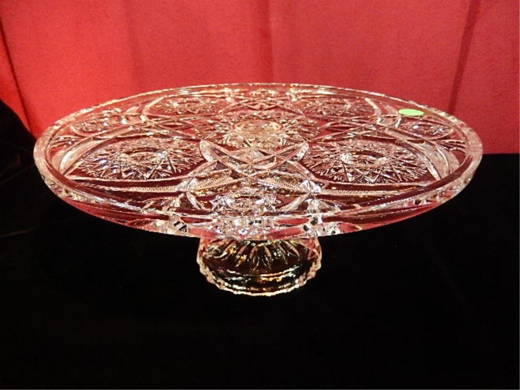 CRYSTAL CAKE PLATE, APPROX 4.75"H X 11.5" DIAMETER: CRYSTAL CAKE PLATE, APPROX 4.75"H X 11.5" DIAMETER
