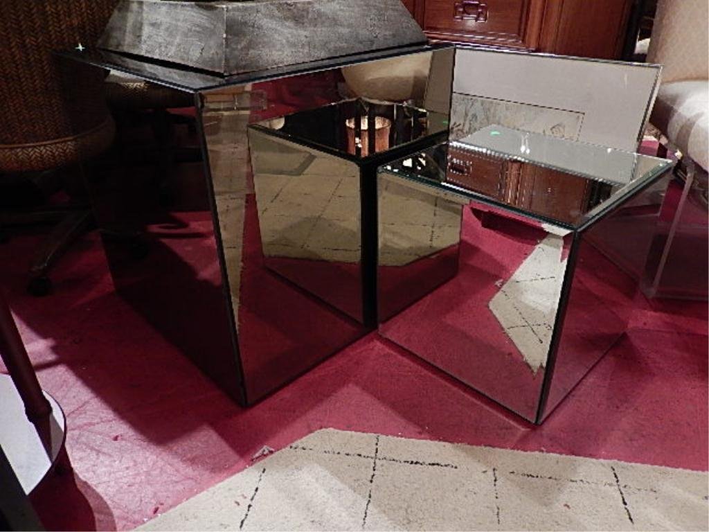 2 PC SET MIRRORED TABLES, LARGE APPROX 25"W, SMALLER: 2 PC SET MIRRORED TABLES, LARGE APPROX 25"W, SMALLER APPROX 18"W