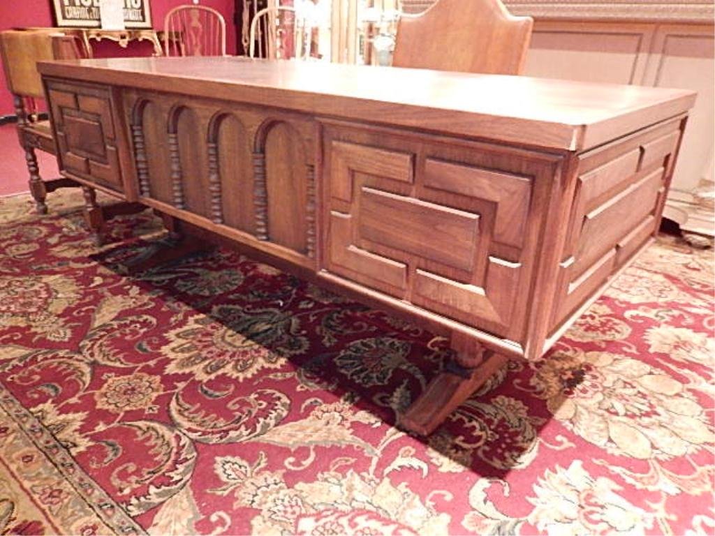 MIDCENTURY MODERN EXECUTIVE DESK, DUAL PEDESTAL WITH 4: MIDCENTURY MODERN EXECUTIVE DESK, DUAL PEDESTAL WITH 4 DRAWERS, LABELED CAMILO MUEBLES, CORAL GABLES, FL