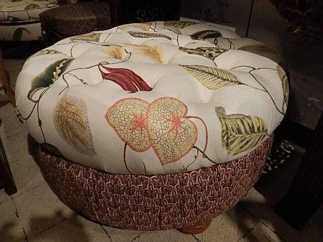 TUFTED UPHOLSTERED OTTOMAN, WHITE WITH LARGE TROPICAL: TUFTED UPHOLSTERED OTTOMAN, WHITE WITH LARGE TROPICAL LEAF PRINT, APPROX 30" DIAMETER, COORDINATING WINGBACK CHAIR SOLD SEPARATELY