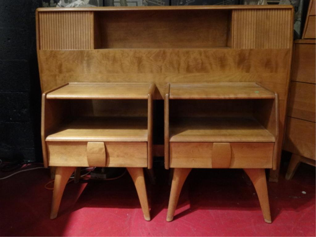 HEYWOOD WAKEFIELD BEDROOM SET, MID CENTURY MODERN, WITH: HEYWOOD WAKEFIELD BEDROOM SET, MID CENTURY MODERN, WITH FULL HEADBOARD, 2 NIGHTSTANDS, TALL CHEST, IN CHAMPAGNE FINISH (SKU#936)