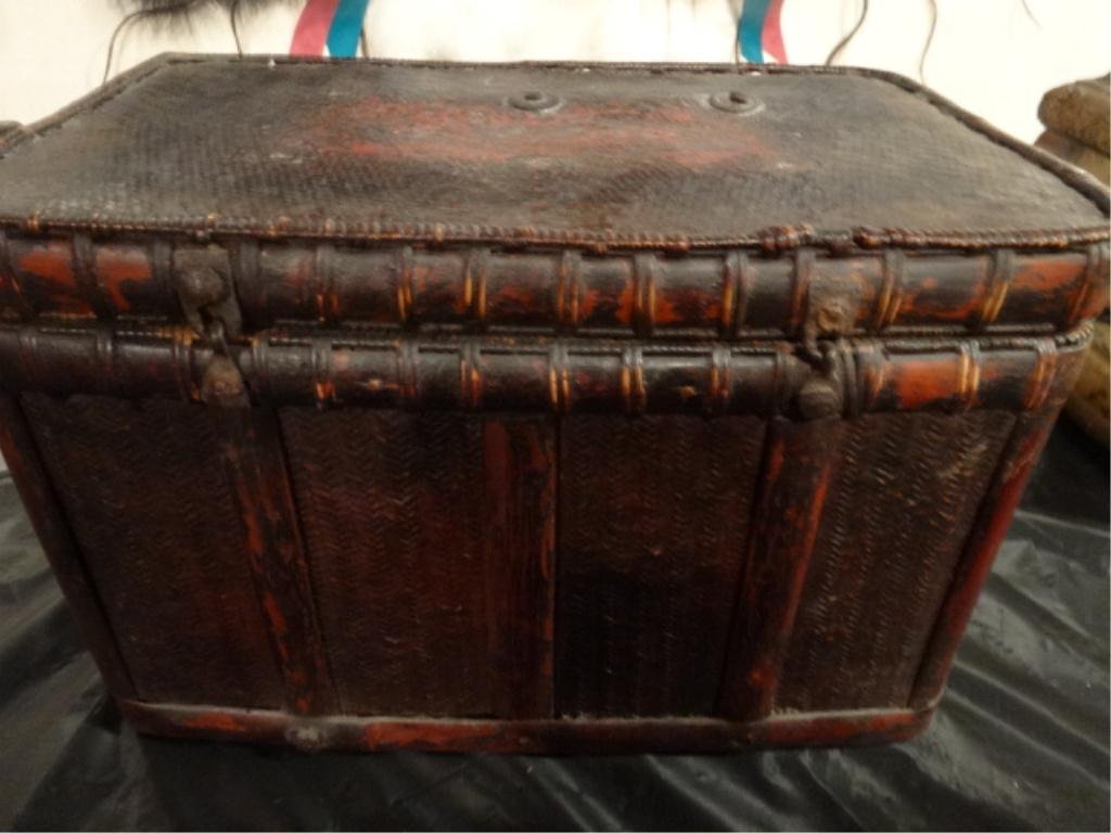 RATTAN BOX WITH HANDLE, APPROX 14" X 11": RATTAN BOX WITH HANDLE, APPROX 14" X 11"