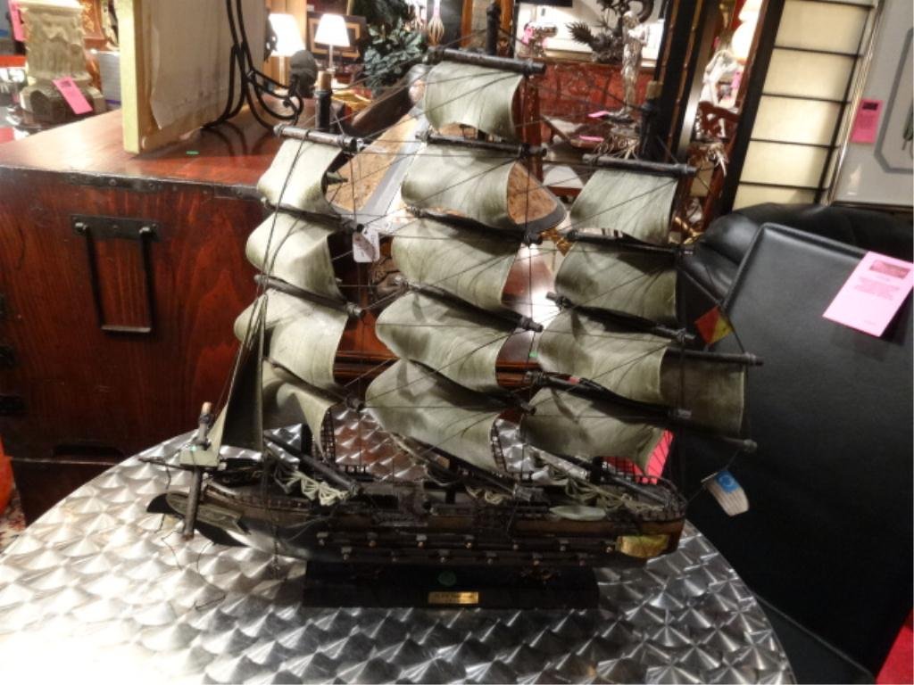 U.S.S. CONSTITUTION SHIP MODEL, APPROX 22.5"H X 23"L,: U.S.S. CONSTITUTION SHIP MODEL, APPROX 22.5"H X 23"L, SKU8033.08