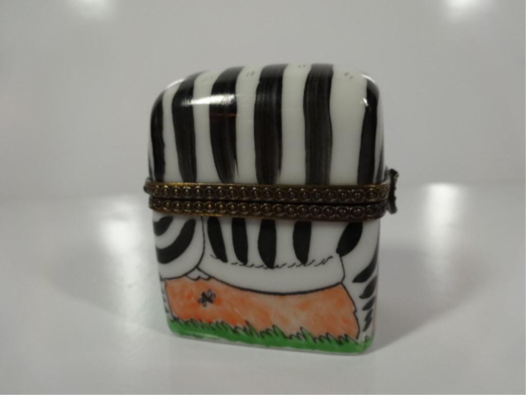 LIMOGES FRANCE HANDPAINTED BOX, IN THE FORM OF A TRUNK: LIMOGES FRANCE HANDPAINTED BOX, IN THE FORM OF A TRUNK PAINTED TO LOOK LIKE A ZEBRA, APPROX 2.5"H, SKU166