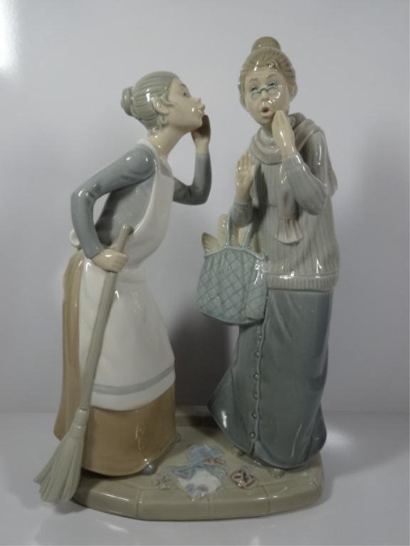 RETIRED LLADRO PORCELAIN FIGURINE, THE GOSSIPS 4984,