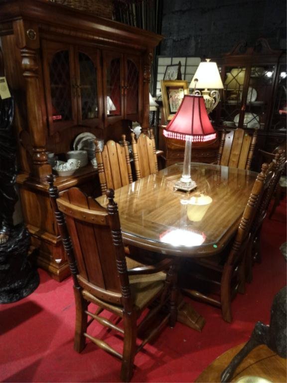 THOMASVILLE ENGLISH STYLE DINING TABLE, TRESTLE BASE, 6: THOMASVILLE ENGLISH STYLE DINING TABLE, TRESTLE BASE, 6 CHAIRS (2 ARMCHAIRS, 4 SIDE CHAIRS), RUSH SEATS, APPROX 72"W X 42"D X 30"H,SKU236.03