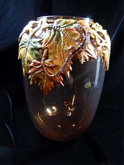 JAY STRONGWATER VASE WITH LIZARD, HANDCRAFTED ENAMEL: JAY STRONGWATER VASE WITH LIZARD, HANDCRAFTED ENAMEL WITH SWAROVSKI CRYSTALS, APPROX 11.75" X 8.5", SKU500