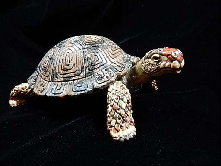 JAY STRONGWATER LIMITED EDITION FIGURINE/BOX, LARGE: JAY STRONGWATER LIMITED EDITION FIGURINE/BOX, LARGE TURTLE WITH CARVED STONE SHELL LID, #56 OF 300, HANDCRAFTED ENAMEL WITH SWAROVSKI CRYSTALS, APPROX 3.5"H X 8.5"L, SKU500