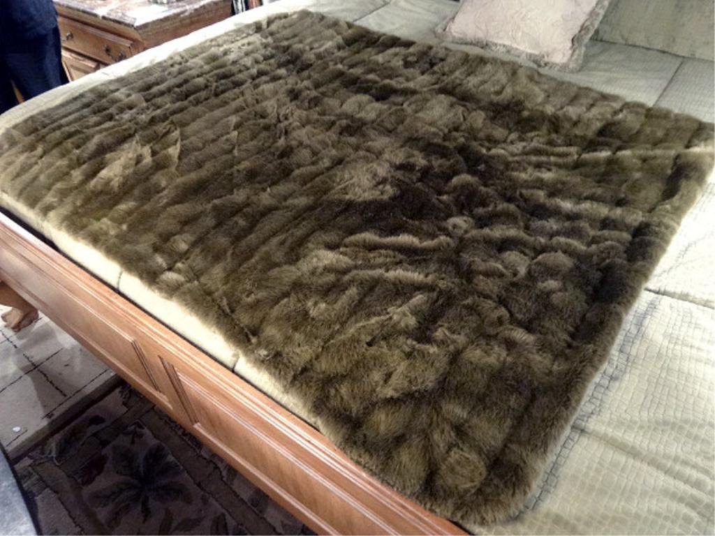 FAUX MINK THROW, APPROX 4' X 5', SKU373.55: FAUX MINK THROW, APPROX 4' X 5', SKU373.55