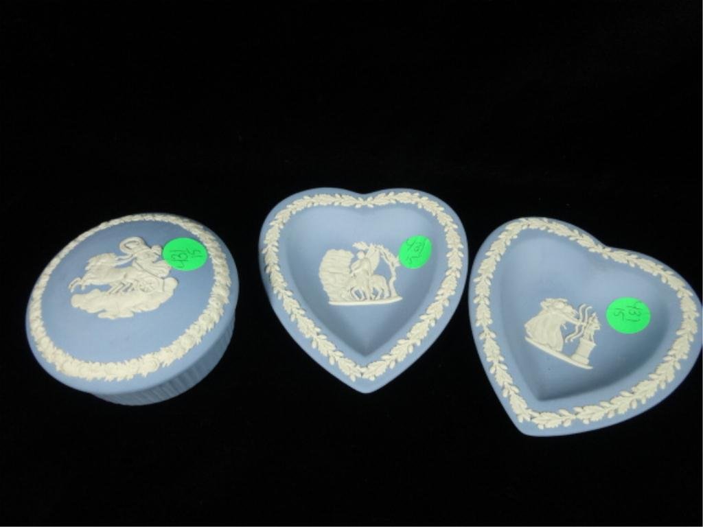 3 PC WEDGWOOD BLUE JASPERWARE, INCLUDES 2 HEART SHAPED: 3 PC WEDGWOOD BLUE JASPERWARE, INCLUDES 2 HEART SHAPED PLATES & TRINKET BOX APPROX 3.25"W, SKU431.15