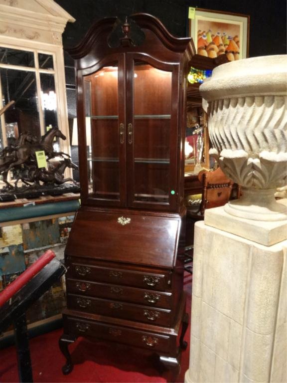 ETHAN ALLEN SECRETARY DESK, GEORGIAN COURT, DROP FRONT,: ETHAN ALLEN SECRETARY DESK, GEORGIAN COURT, DROP FRONT, 2 PC WITH LIGHTED HUTCH TOP WITH GLASS SHELVES, BRASS PULLS, EXCELLENT CONDITION, STAMPED ETHAN ALLEN MARK, APPROX 6'H X 3.5'W X 20"D, SKU374.05