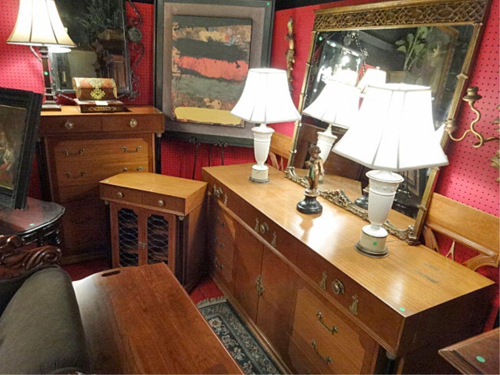 BETHLEHEM FURNITURE NEOCLASSICAL KING BEDROOM, GILT: BETHLEHEM FURNITURE NEOCLASSICAL KING BEDROOM, GILT BRONZE CAPITALS ON BLACK FINISH COLUMNS, INCLUDES KING HEADBOARD, DRESSER, ONE NIGHTSTAND AND TALL CHEST, SKU386.16