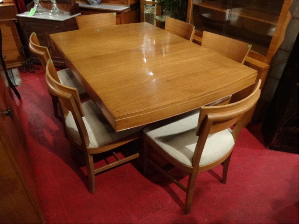 ELIEL SAARINEN RWAY DINING TABLE WITH 6 CHAIRS, MID: ELIEL SAARINEN RWAY DINING TABLE WITH 6 CHAIRS, MID CENTURY MODERN, CIRCA 1950's, WITH BUILT IN LEAF, MATCHING SIDEBOARD AND HUTCH SOLD SEPARATELY, SKU427.01