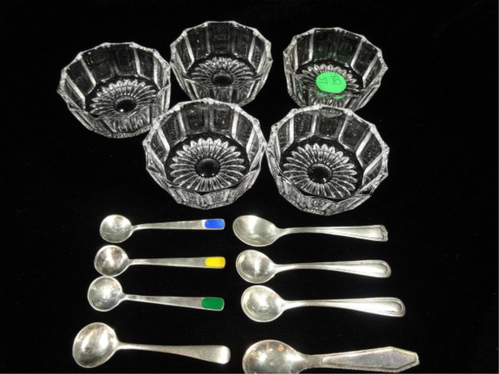 5 CRYSTAL SALT CELLARS W/8 MINIATURE SPOONS: 5 CRYSTAL SALT CELLARS W/8 MINIATURE SPOONS