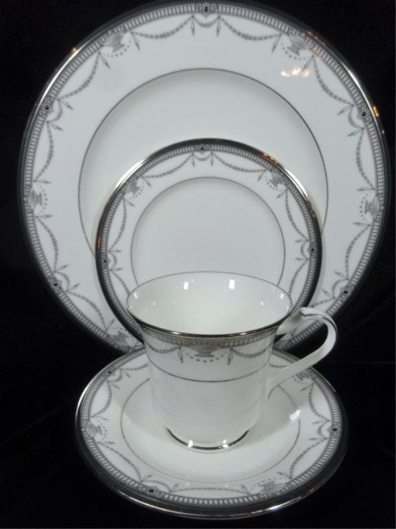 54 PC NORITAKE BONE CHINA SERVICE, CHAMBERLAIN PATTERN,: 54 PC NORITAKE BONE CHINA SERVICE, CHAMBERLAIN PATTERN, INCLUDES 12 PLATES, 12 BREAD PLATES, 12 CUPS, 12 SAUCERS, 2 ROUND BOWLS, 2 OVAL PLATTERS, ROUND COVERED BOWL & GRAVY WITH SEPARATE UNDERPLATE, S