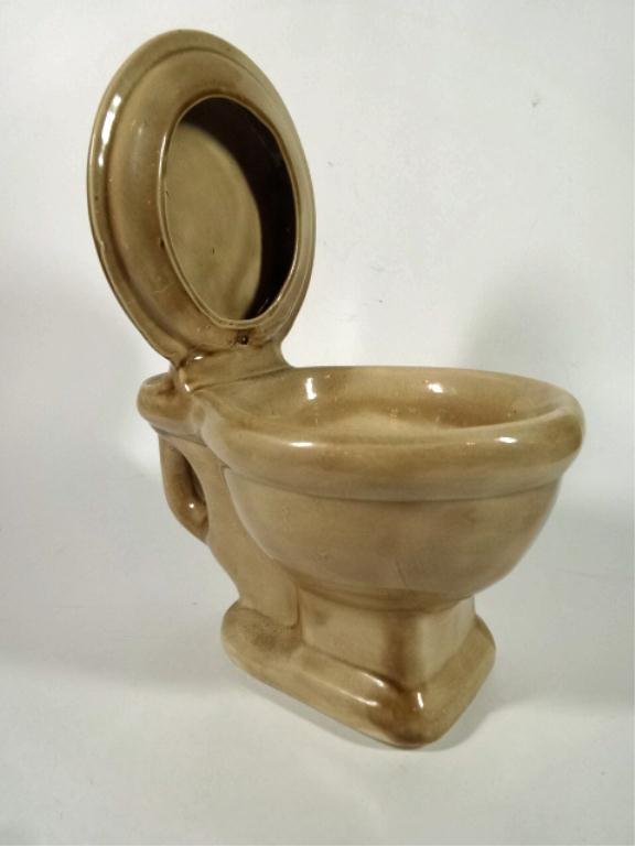 CAPODIMONTE STYLE PORCELAIN COMMODE, APPROX 8.5"H,: CAPODIMONTE STYLE PORCELAIN COMMODE, APPROX 8.5"H, SKU485.02