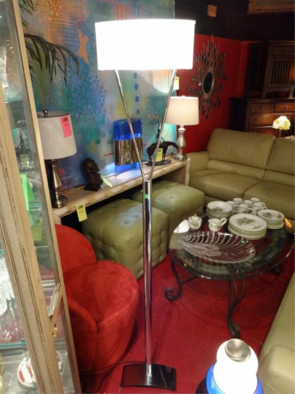 MODERN LEUCOS "VITTORIA TR" FLOOR LAMP, DESIGNER RENATO: MODERN LEUCOS "VITTORIA TR" FLOOR LAMP, DESIGNER RENATO TOSO, MADE IN ITALY, NEW NOT USED, FROM DCOTA SHOWROOM, DIMMABLE, V SHAPE CHROME METAL BASE, APPROX 6'H X 13.25"D, SKU510.21